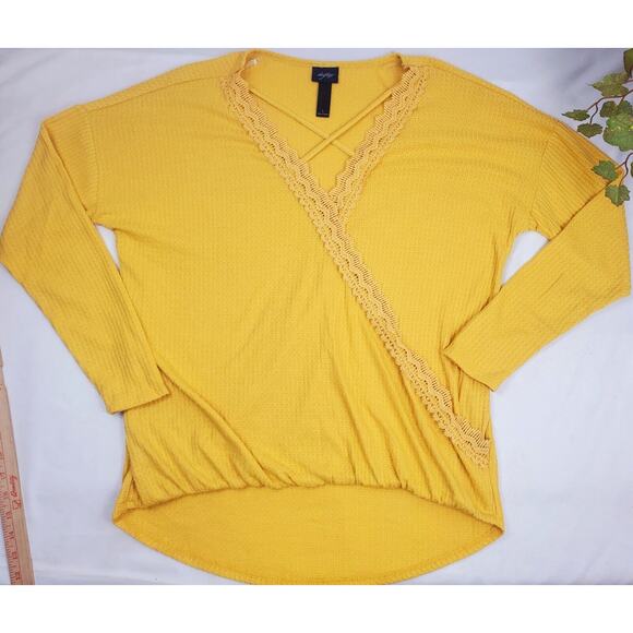 Daytrip Top L The Buckle BKE Yellow Waffle Knit Long Sleeve Thermal Womens Size - Picture 3 of 16